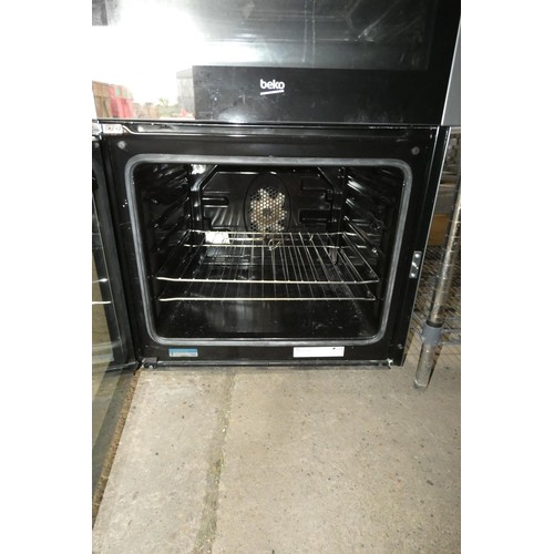 1154 - An electric fan oven by Beko type Double Cavity XTC611 - trade