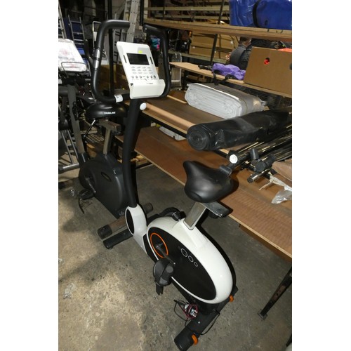 2068 - 1 x Bremshey Sports BE5 exercise bike with plug in 240v power supply (Trade)