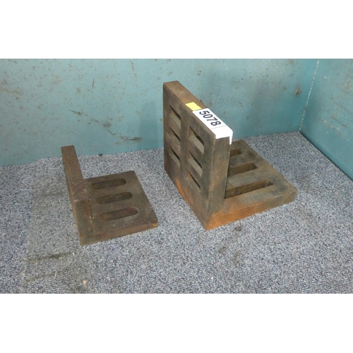 5078 - 2 x slotted angle plates