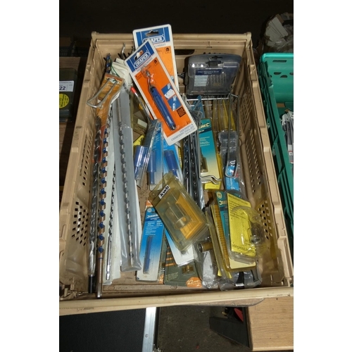 5124 - A quantity of various wood auger bits and mini diamond core drills etc. Contents of 1 plastic crate ... 