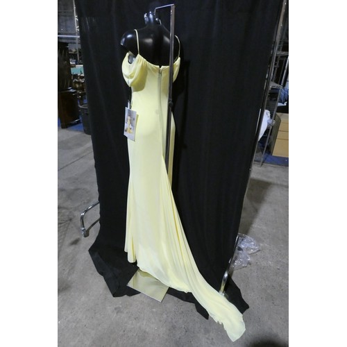 2267 - 1 x yellow Pia Michi evening dress, size unknown, ID number 11357, manikin not included.