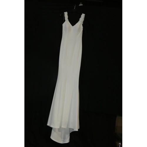 2355 - A white Pia Michi designer evening dress/summer wedding dress, size 6 ID number 1735, please see pic... 