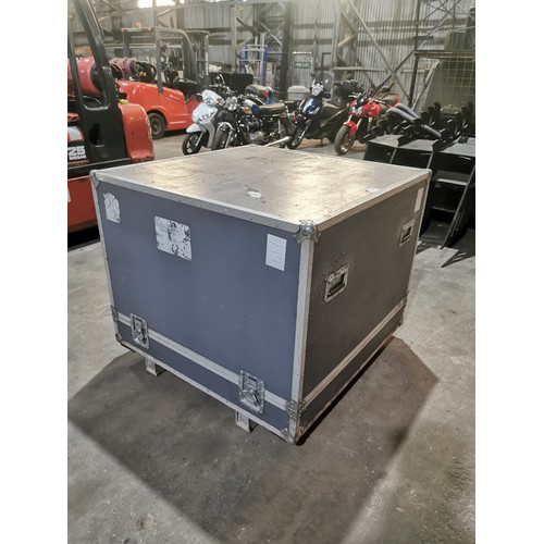 5860 - 1 grey flight case (for engine shipping) measuring approx 113cm x 113cm x 97 high