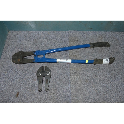 5110 - A set of bolt croppers with a spare set of unused jaws - 24 inch