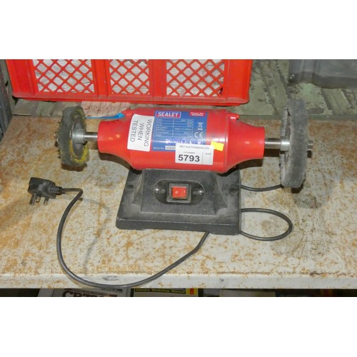 5793 - 1 x Sealey BB2002 double ended bench polisher 240v