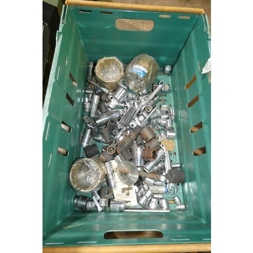 5841 - A quantity of various sockets etc. Not practical to list in detail so please view or see photographs... 