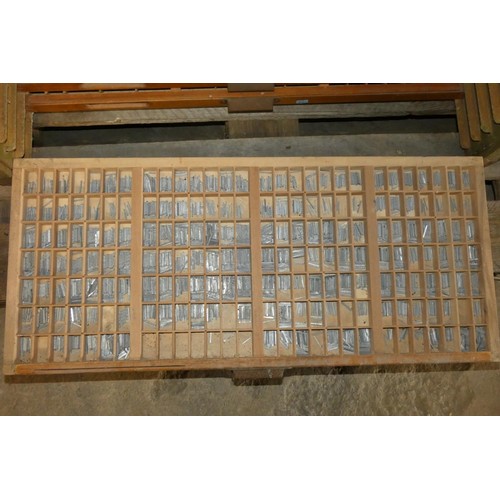 5044 - A vintage metal printers cabinet containing 25 x wooden letterpress trays (some of which contain met... 