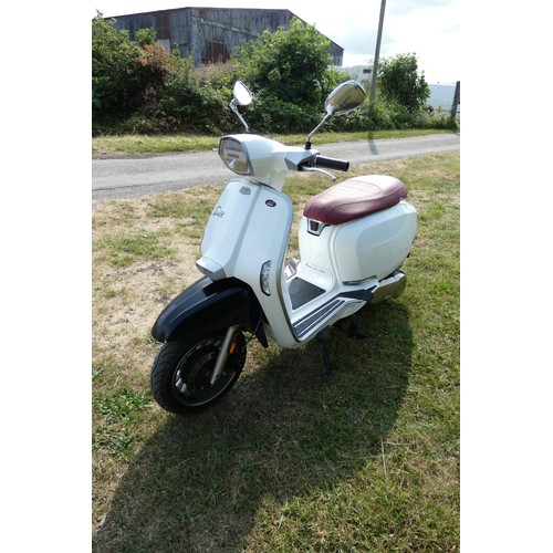 31 - Lambretta V-125 Special ES Classic Scooter, Reg; HG22 OKK, 1st reg 21/06/2022, Never ridden (only 2m... 