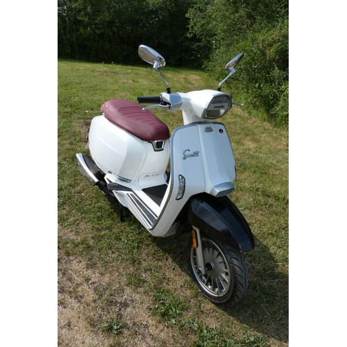 31 - Lambretta V-125 Special ES Classic Scooter, Reg; HG22 OKK, 1st reg 21/06/2022, Never ridden (only 2m... 