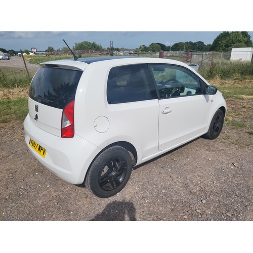 18 - White Seat Mii Design 3 dr hatchback, Reg VO67 WPV, 1st reg 28/09/2017, 5 speed manual Petrol. 999cc... 