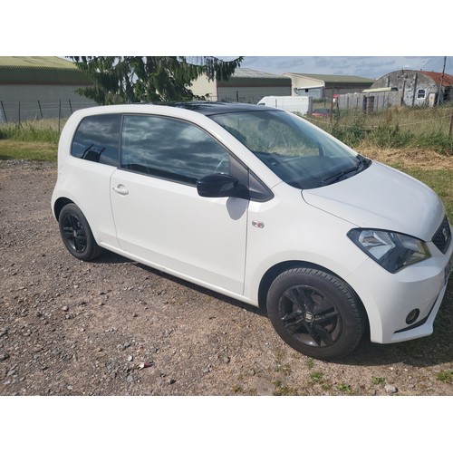 18 - White Seat Mii Design 3 dr hatchback, Reg VO67 WPV, 1st reg 28/09/2017, 5 speed manual Petrol. 999cc... 