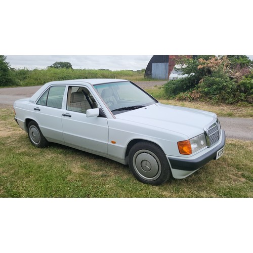 20 - White Mercedes 190E Auto 4 dr saloon, Reg K336 EYY, 1st reg. 18/01/1993, 4 speed auto saloon petrol ... 