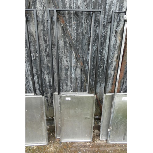 6204 - A pair of metal guillotine type gates approx 50cm x 178cm.