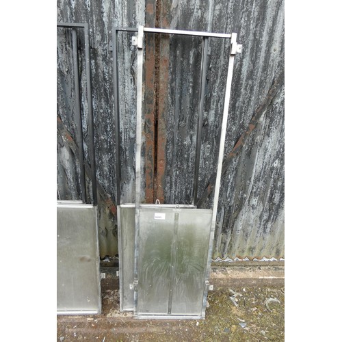 6205 - A pair of metal guillotine type gates approx 50cm x 178cm.