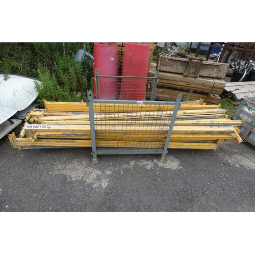 6233 - A qty of various pallet racking beams (no uprights included), each measuring approx 270cm, please no... 