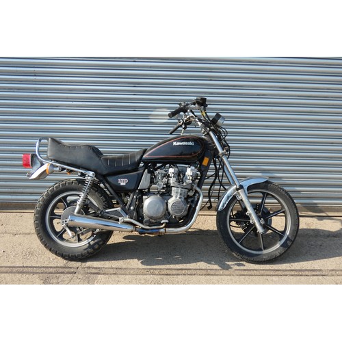 26 - Kawasaki 550 Ltd 1981 Import, speedo reads 15,877’’ Comes with Title docs. NOVA Ref: NOVA23E126098  ... 