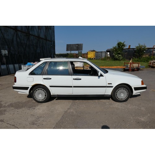 19 - White Volvo 440SE 4 dr Saloon, COLLECTOR'S REGISTRATION: GUN 102N.. 1st reg  01/05/1994, 5 speed man... 