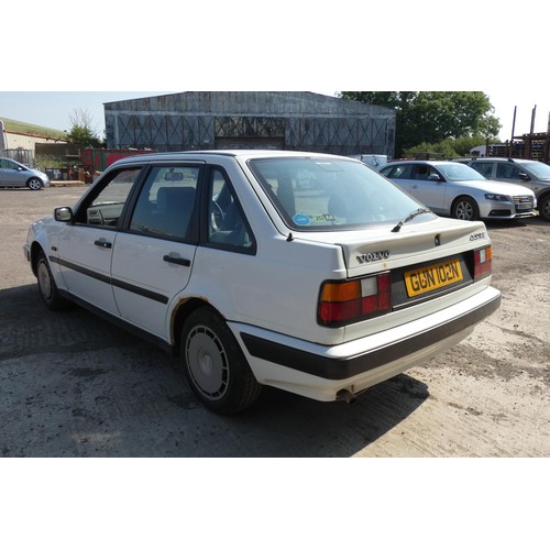 19 - White Volvo 440SE 4 dr Saloon, COLLECTOR'S REGISTRATION: GUN 102N.. 1st reg  01/05/1994, 5 speed man... 