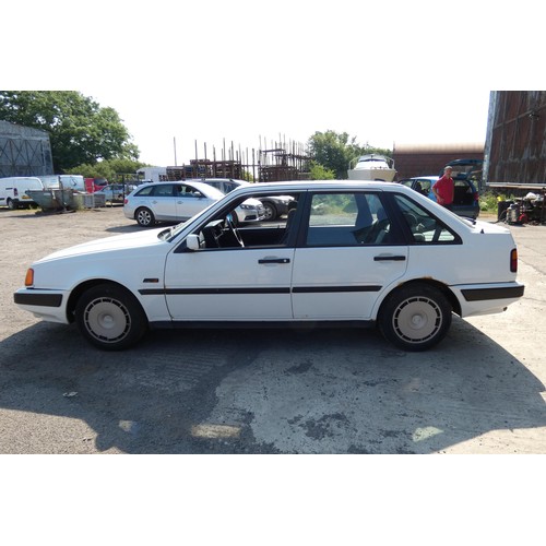 19 - White Volvo 440SE 4 dr Saloon, COLLECTOR'S REGISTRATION: GUN 102N.. 1st reg  01/05/1994, 5 speed man... 