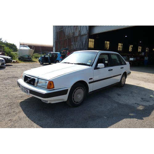 19 - White Volvo 440SE 4 dr Saloon, COLLECTOR'S REGISTRATION: GUN 102N.. 1st reg  01/05/1994, 5 speed man... 