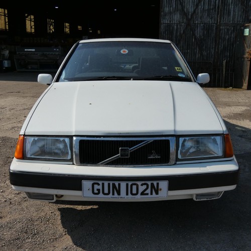 19 - White Volvo 440SE 4 dr Saloon, COLLECTOR'S REGISTRATION: GUN 102N.. 1st reg  01/05/1994, 5 speed man... 