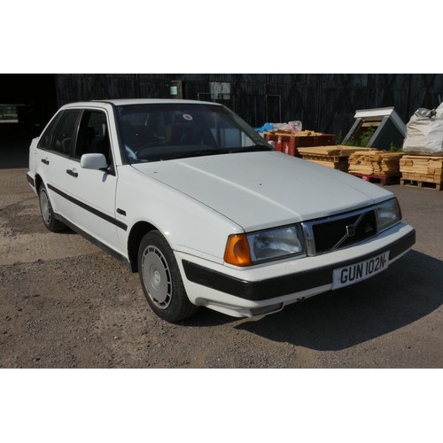 19 - White Volvo 440SE 4 dr Saloon, COLLECTOR'S REGISTRATION: GUN 102N.. 1st reg  01/05/1994, 5 speed man... 