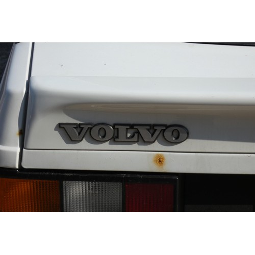 19 - White Volvo 440SE 4 dr Saloon, COLLECTOR'S REGISTRATION: GUN 102N.. 1st reg  01/05/1994, 5 speed man... 