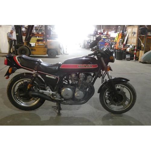 29 - Honda CB900-F Motorcycle 901cc 1982 Reg MMR 861X  1st reg: 15/03/1982..Mileage 37,328’ No Docs, Barn... 