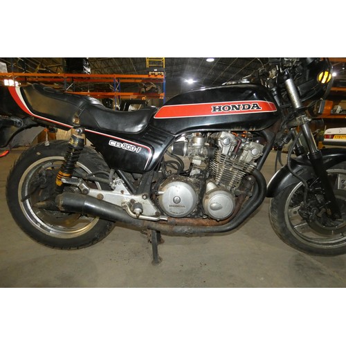 29 - Honda CB900-F Motorcycle 901cc 1982 Reg MMR 861X  1st reg: 15/03/1982..Mileage 37,328’ No Docs, Barn... 