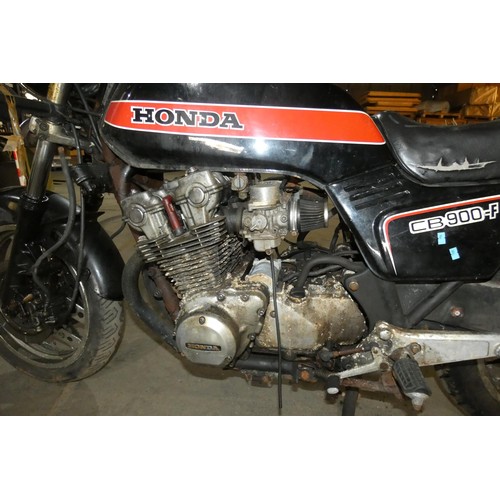 29 - Honda CB900-F Motorcycle 901cc 1982 Reg MMR 861X  1st reg: 15/03/1982..Mileage 37,328’ No Docs, Barn... 