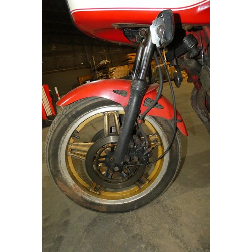 30 - Honda CB 900-F2 Motorcycle 900cc Red. 1982, Reg DKS 820X 1st reg 19/05/1982.. Mileage 46,715’ No Doc... 