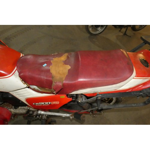 30 - Honda CB 900-F2 Motorcycle 900cc Red. 1982, Reg DKS 820X 1st reg 19/05/1982.. Mileage 46,715’ No Doc... 