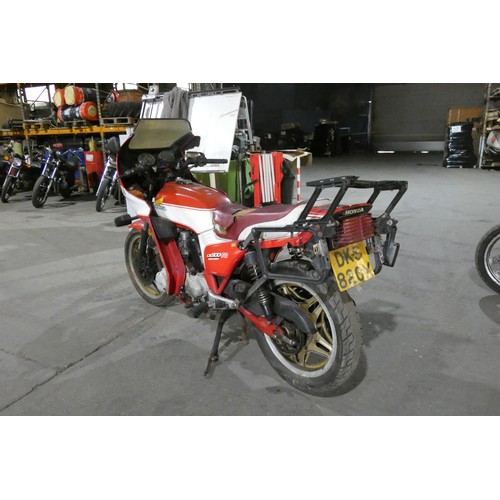 30 - Honda CB 900-F2 Motorcycle 900cc Red. 1982, Reg DKS 820X 1st reg 19/05/1982.. Mileage 46,715’ No Doc... 