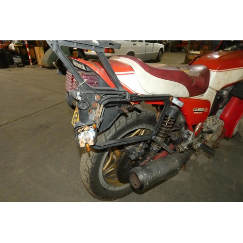 30 - Honda CB 900-F2 Motorcycle 900cc Red. 1982, Reg DKS 820X 1st reg 19/05/1982.. Mileage 46,715’ No Doc... 