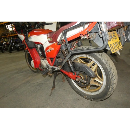 30 - Honda CB 900-F2 Motorcycle 900cc Red. 1982, Reg DKS 820X 1st reg 19/05/1982.. Mileage 46,715’ No Doc... 