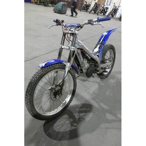 32 - Gasgas TXT 300cc trials bike, manufactured 2002