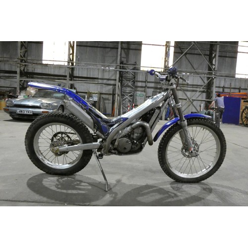 32 - Gasgas TXT 300cc trials bike, manufactured 2002