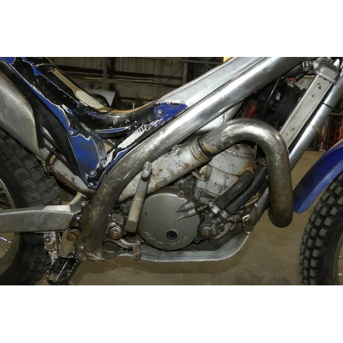 32 - Gasgas TXT 300cc trials bike, manufactured 2002