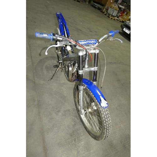 32 - Gasgas TXT 300cc trials bike, manufactured 2002