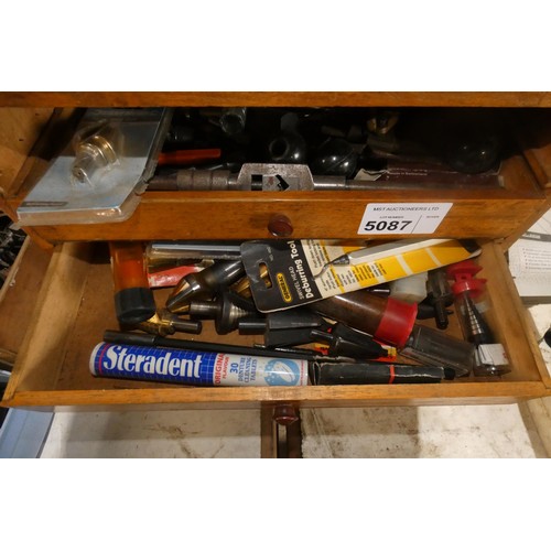 5087 - 1 x engineers wooden tool chest containing various precision engineering items. Not practical to lis... 