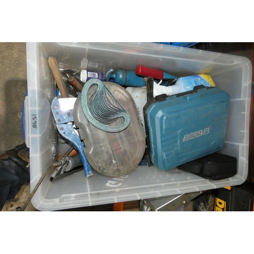 5199 - A quantity of various items including a welding mask etc. Contents of 1 plastic crate which is not i... 