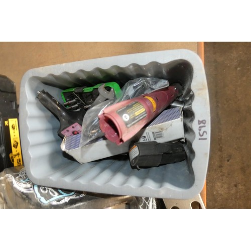 5199 - A quantity of various items including a welding mask etc. Contents of 1 plastic crate which is not i... 