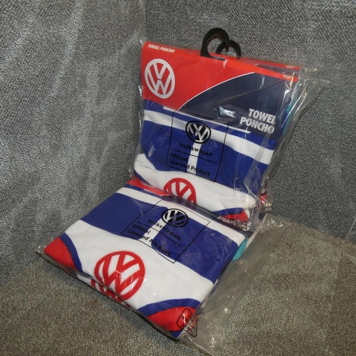 70 - 4 x Volkswagen T1 Bus Boys beach ponchos in blue