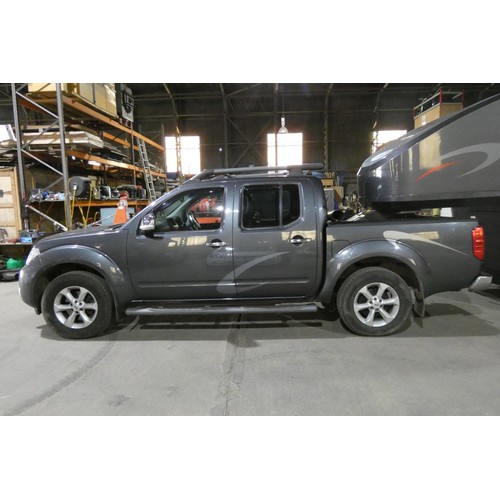 9 - Globestormer 5th Wheel Caravan 2006 and Nissan Navara Tekna DCI 188 double cab. Auto 2011. 
Reg: BK1... 