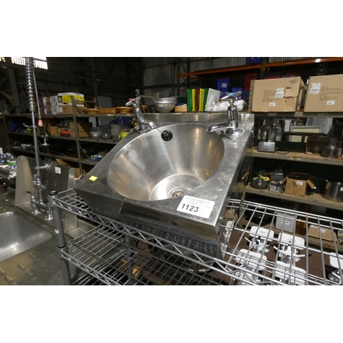 1123 - A commercial stainless steel hand sink