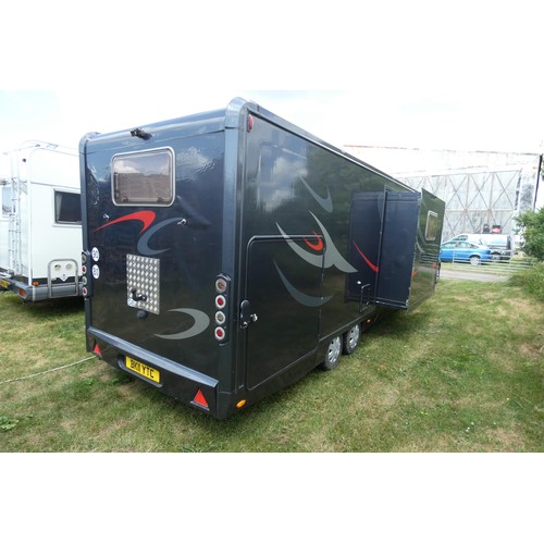 9 - Globestormer 5th Wheel Caravan 2006 and Nissan Navara Tekna DCI 188 double cab. Auto 2011. 
Reg: BK1... 