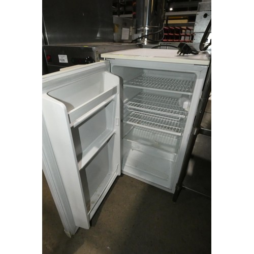 1225 - An under counter fridge by Cool Zone - trade