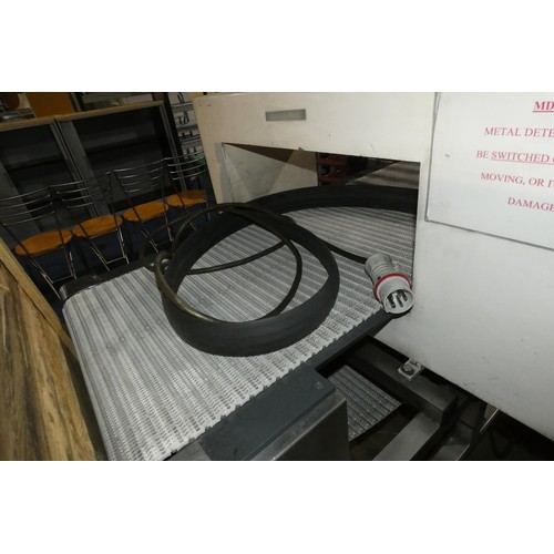 1234 - An industrial/commercial stainless steel food manufacturing conveyor metal detector by Cintex no mod... 