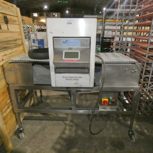 1234 - An industrial/commercial stainless steel food manufacturing conveyor metal detector by Cintex no mod... 