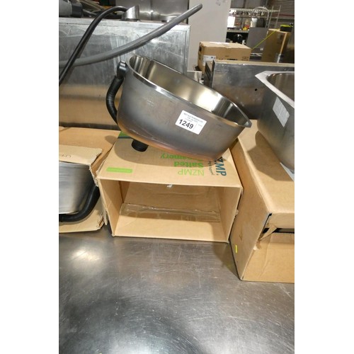 1249 - A commercial stainless steel sink bowl approx 33x24cm